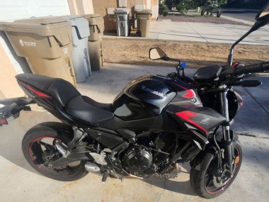 Carénages Moto Kawasaki Ninja Z650 2020-2023 - Noir Rouge Abordables