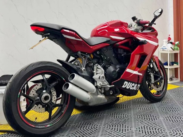 Carénages Moto Ducati Supersport 939/939S 2017-2022 - Rouge Blanc Noir