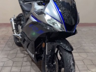 Carénages Moto Yamaha YZF R3/R25 2022-2024 - Marbre Noir Argent Bleu Fibre de Carbone Forgée Style Abordables