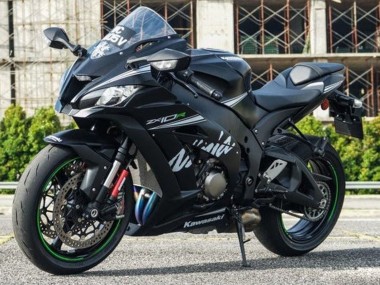 Carénages Moto Kawasaki ZX10R 2016-2020 - Noir Mat Blanc Vert Abordables