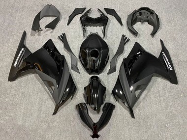 Carénages Moto Kawasaki EX300 2013-2024 - Noir Brillant Noir Mat Abordables