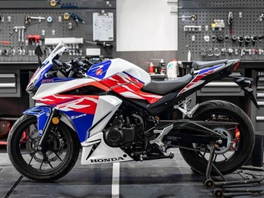 Carénages Moto Honda CBR400R 2022 - Blanc Rouge Bleu Abordables
